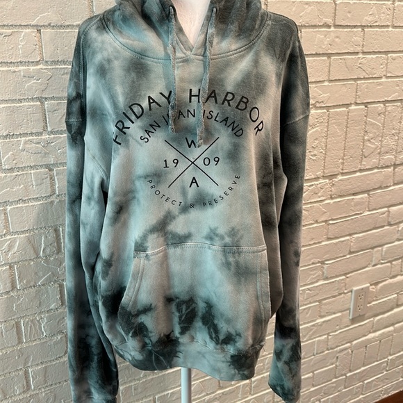 Tops - Women’s Hoodie Large